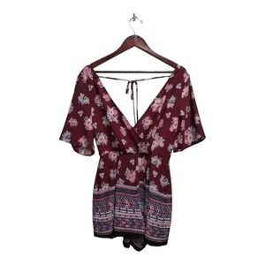 This adorable romper is by Trixxi. Red short‎ sleeve. Size Medium